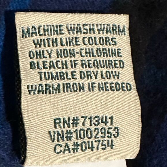 L.L. Bean Relaxed Fit Blue Plaid Brushed Flannel Button Down Med. Item #273137 - Picture 5 of 5